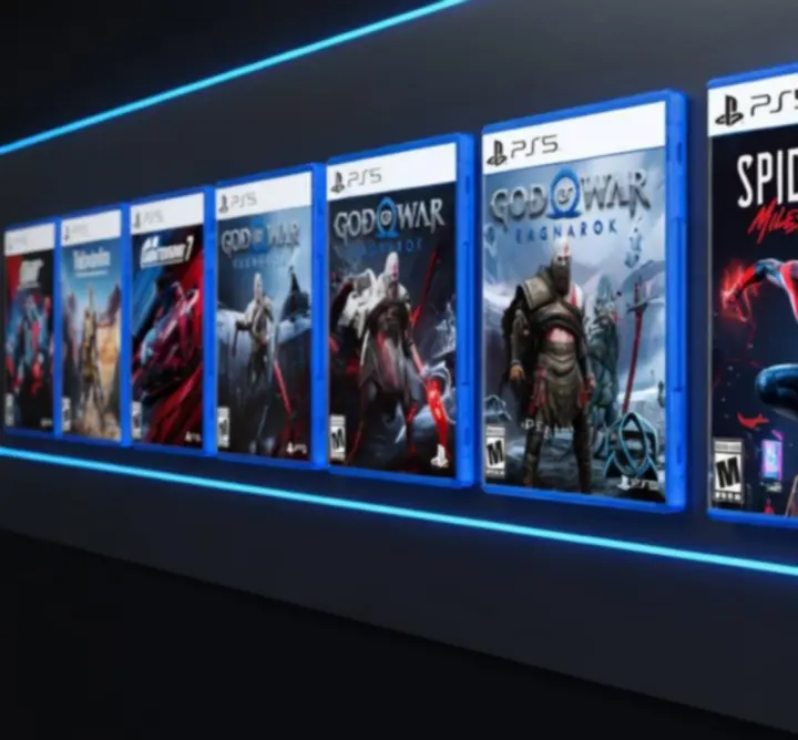 Cinematiczny baner prezentujący gry na PlayStation 5 w Krag Arena Hub